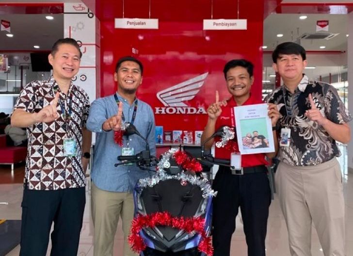 Photo of Tahun ke-17 Kontes Layanan Honda Nasional 2026 jadi Momentum Perkuat Kemampuan Sales: Wakil Astra Motor Kalbar Dominasi Ajang KLHN 2026