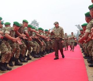 Pangdam XII/Tpr Dampingi Menhan RI Tinjau Kesatrian Yonif TP 833/Bumi Daranante