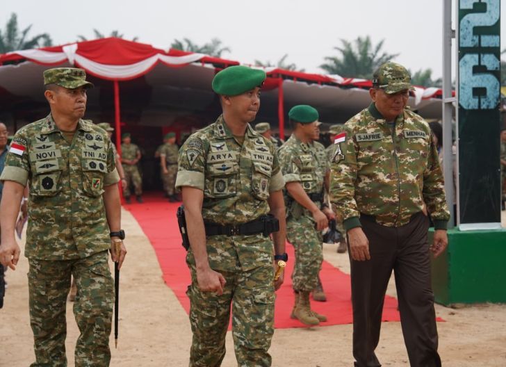 Photo of Pangdam XII/Tpr Dampingi Menhan Tinjau Yonif TP 926/PL
