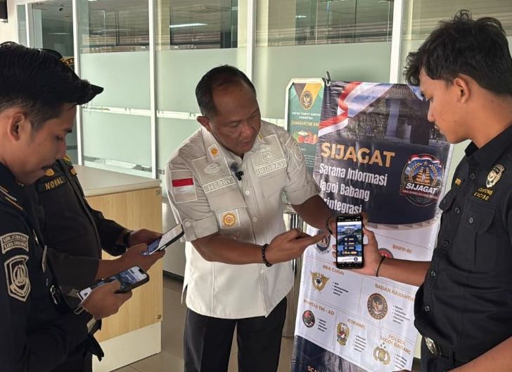 Photo of Imigrasi Singkawang Edukasi SIJAGAT Kepada Petugas dan Masyarakat di PLBN Jagoi Babang