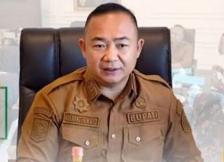 Photo of Antrean BBM Mengular Lagi, Bupati Ketapang Desak Pertamina dan BPH Migas Bertindak Cepat