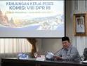 Komisi VIII DPR: Guru Agama Sudah Mengabdi Puluhan Tahun, Gajinya Hanya 300ribu Per Bulan