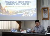 Photo of Komisi VIII DPR: Guru Agama Sudah Mengabdi Puluhan Tahun, Gajinya Hanya 300ribu Per Bulan