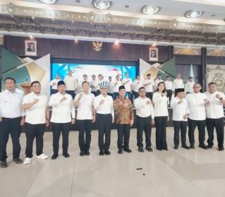 Pengurus MPI Kalbar Resmi Dilantik: Ria Norsan Ingatkan Kekompakan, Ageng Siapkan Pengabdian