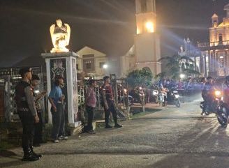 Personil Samapta Polres Sanggau Laksanakan Pengamanan Ibadah di Gereja Santa Maria Tak Bernoda