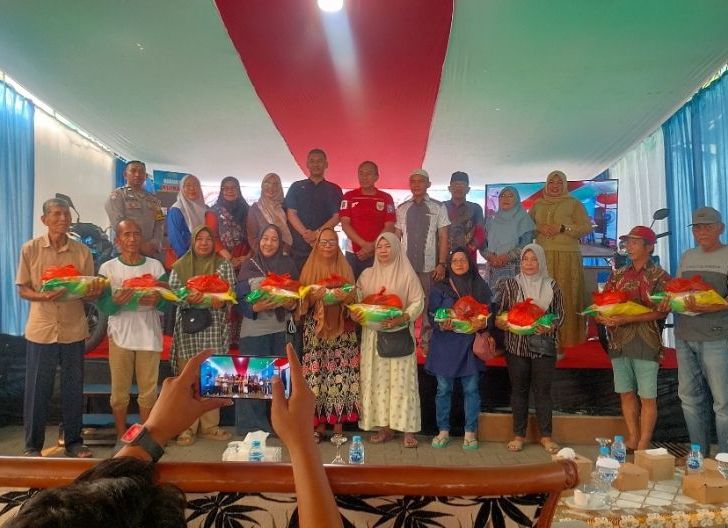 Photo of Perumda AMGP Singkawang Gelar Pasar Murah 1000 Paket Sembako dan Bagi Dua Motor Untuk Pelanggan Taat Bayar