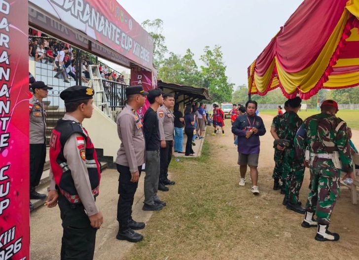 Photo of Polres Sanggau Terjunkan 10 Personel Amankan Daranante Cup XIII 2026, Pertandingan Berlangsung Kompetitif