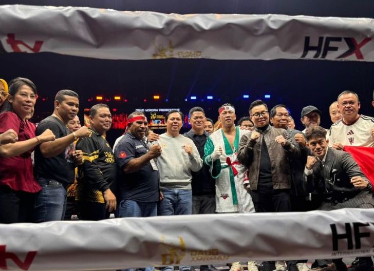 Photo of Bonus Rp1 Miliar dari OSO untuk The Boxing Senator, Daud Yordan Tundukkan Petinju Filipina di Ronde Kedelapan Back to Champion 2026