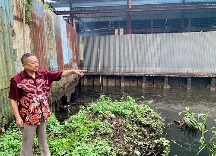 Photo of Dugaan Limbah dan Abrasi Picu Kerusakan Lahan, Warga Minta PT Hok Tong Bertanggung Jawab