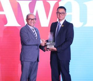Transformasi Berorientasi Pelanggan, PLN Raih Sector Champion dan Runner Up BUMN Layanan Terbaik Danantara Indonesia CX100 Award 2026