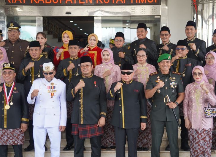 Photo of Wujud Kebersamaan, Danbrigif TP 32/Mangkalihat Ikuti Peringatan HUT Kutai Timur ke-27