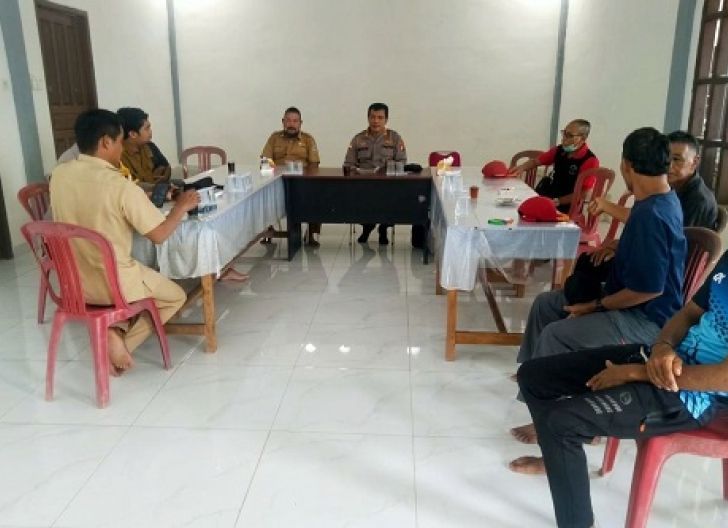 Photo of Cegah Karhutla, Polsek Meliau Sosialisasikan Larangan Buka Lahan dengan Cara Membakar