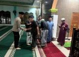 Photo of Menyapa Warga di Waktu Subuh, Polsek Toba Perkuat Silaturahmi dan Kamtibmas
