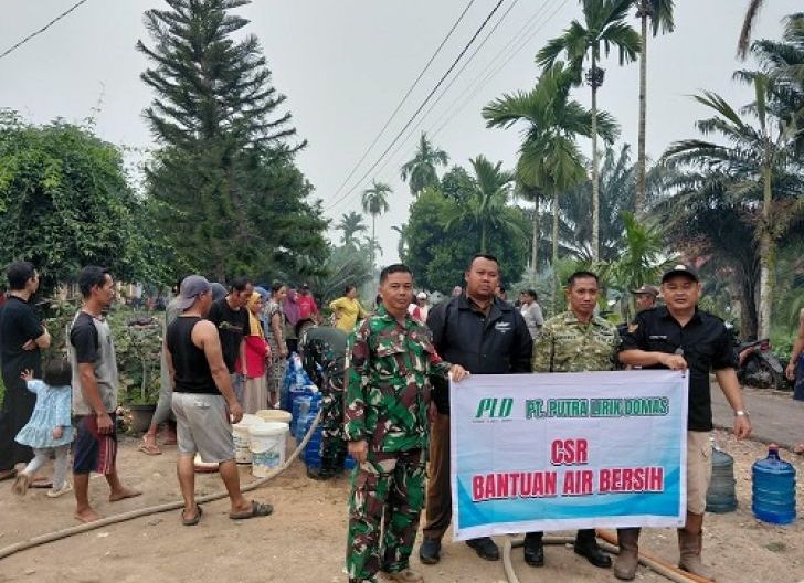 Photo of PLD KR dan SUM KR Salurkan 48.000 Liter Air Bersih untuk Warga Terdampak Kemarau di Kubu Raya