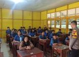 Photo of Police Go To School di SMPN 4 Sanggau, Siswa Dikenalkan Peluang Pendidikan di SMA Kemala Taruna Bhayangkara