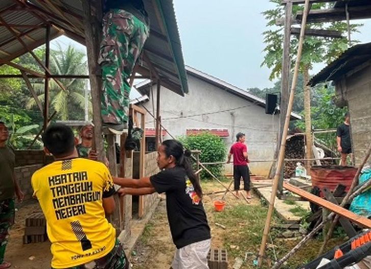 Photo of Bantuan TMMD Jadi Harapan Baru Ibu Suhanim untuk Memiliki Rumah Layak