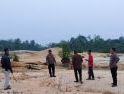 Pastikan Informasi di Lapangan, Polsek Mukok Cek Lokasi Bekas PETI di Dusun Senjata