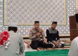 Photo of Subuh Keliling Polres Sanggau: Bangun Kedekatan, Sampaikan Pesan Kamtibmas