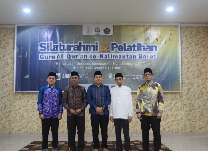 Photo of Yayasan Al-Izzah Gelar Pelatihan 200 Guru Al-Qur’an, Muammar Khadafi Pimpin Komunitas Kalbar