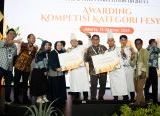 Photo of UMKM Kalbar Raup Rp113,51 Juta di ISEF 2026, Dua Talenta Juara Kompetisi Chef Halal