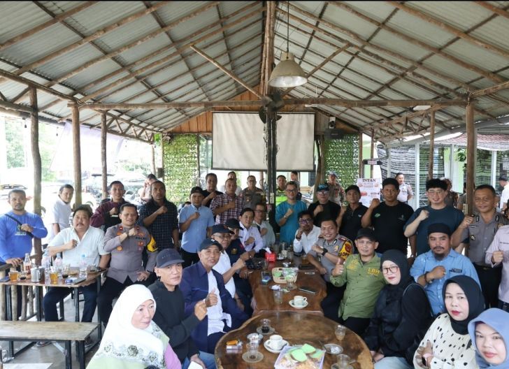 Photo of Polres Singkawang Dengar Langsung Aspirasi Masyarakat Melalui Program Quiks Wins Polri