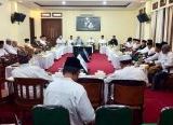 Photo of Berkumpul di Lirboyo, Puluhan Kyia Sepuh Suarakan Keadilan untuk Gus Yaqut dan Minta Presiden Probowo Pertimbangkan Abolisi