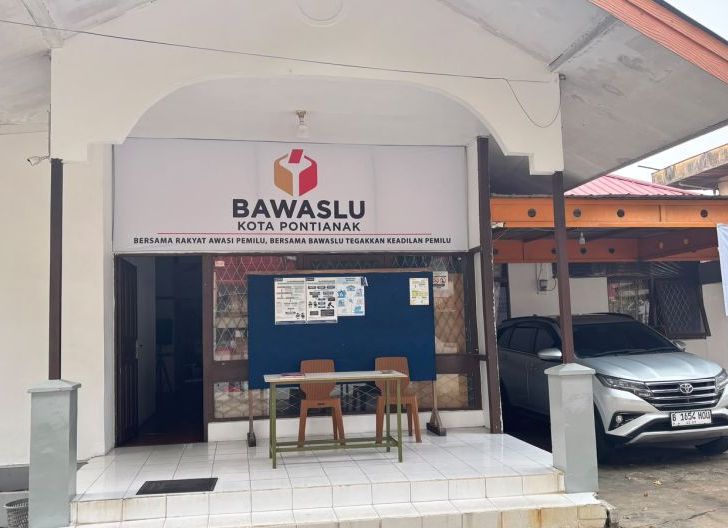 Photo of Bawaslu Pontianak Awasi Pemutakhiran Data Parpol, Temukan Ketidaksesuaian di Sipol