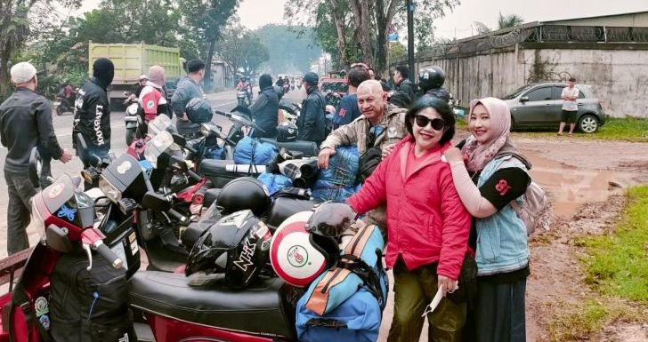 Gas Tipis Menyusuri Pinyuh hingga Tanjung Api, Bruder Stephanus: FRKP West BorneoVespa Lovers Rawat Persaudaraan dan Kepedulian Alam Kemanusiaan