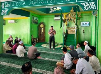Jumat Keliling di Masjid Sulthan Ayyub Kantuk, Kapolres Sanggau Perkuat Silaturahmi dan Kamtibmas