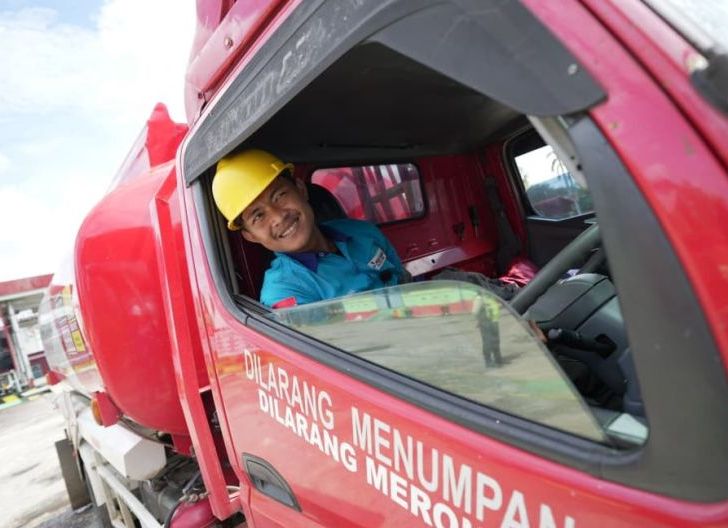 Photo of Pertamina Tambah 24 Awak Mobil Tangki untuk Jaga Distribusi BBM di Kalbar
