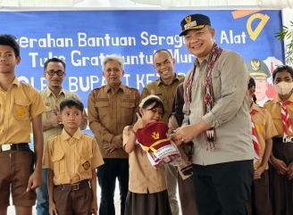 Bukan Sekadar Janji, Program Seragam dan ATS Gratis Masuki Tahun Kedua, Sasar 8.500 Siswa SD dan SMP