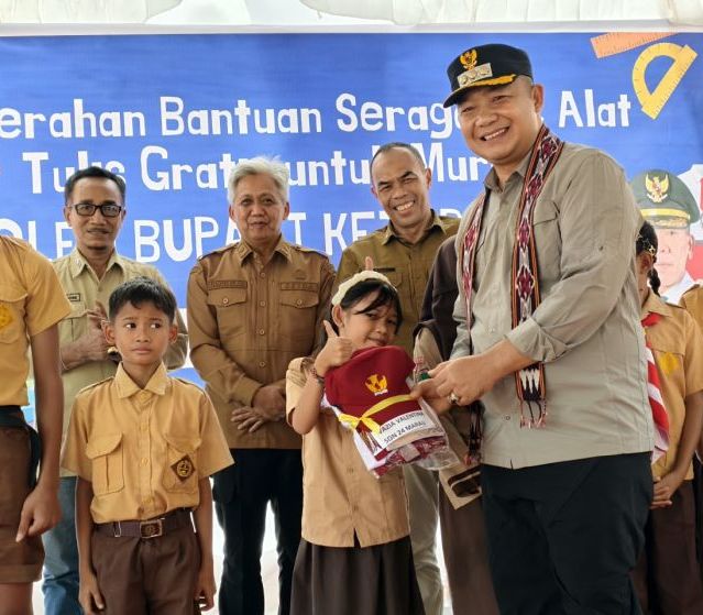 Bukan Sekadar Janji, Program Seragam dan ATS Gratis Masuki Tahun Kedua, Sasar 8.500 Siswa SD dan SMP