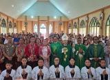 Photo of Polsek Tayan Hilir Hadir di Tengah Jemaat, Minggu Kasih Pererat Kebersamaan di Paroki Terentang