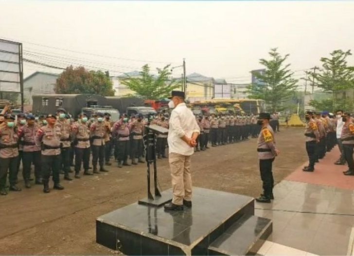 Photo of Pasukan BKO Polda Kalbar Perkuat Penanganan Karhutla di Ketapang