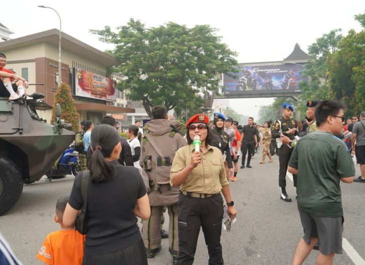 Photo of Sedot Antusiasme Warga, Kodam XII/Tpr Gelar Kampanye Kreatif Penerimaan Prajurit di CFD Pontianak
