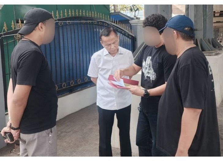 Photo of Setelah Mangkir Berkali-kali, Buronan Pamar Lubis Ditahan Polda Kalbar dalam Kasus Dugaan Pemalsuan Surat