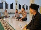 Photo of Subuh Keliling Polsek Tayan Hilir Perkuat Kedekatan Polisi dan Masyarakat