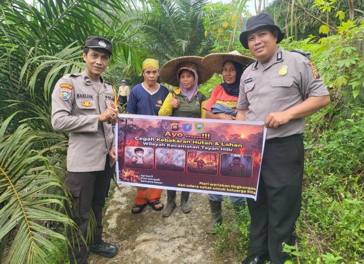 Photo of Cegah Karhutla, Polsek Tayan Hilir Gencarkan Patroli dan Edukasi Warga soal Larangan Membakar Lahan