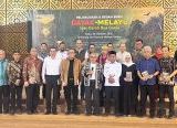 Photo of Buku Dayak-Melayu: Satu Darah Dua Dunia Diluncurkan di Pontianak, Teguhkan Persaudaraan Dayak dan Melayu