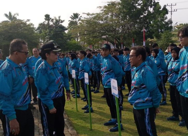 Photo of Wali Kota Singkawang Lepas 458 Atlet Mengikuti Porprov ke-XIV Kalbar